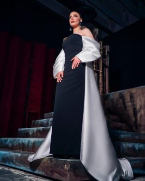 Hony Estrella Instagram - Está es la noche más bella del mundo, la gran noche de nuestro @premiosoberano 💥

👗 Diseño |  @solacelondon 
💥 Estilismo |  @pawlasoto ft @marlonhiraldo 
💄 Maquillaje |  @elismesa 
💇🏼‍♀️ Peinado | @elvirasepulvedahair
📸 Fotografía |  @pineboxvs - @Jorge.fsh
👨🏼‍💻CM | @duv.agency