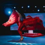 Hony Estrella Instagram - Pórtate Bien Gracias @hony_estrella & @vicentsant por confiar en mi trabajo y más en los momentos de presión. Una experiencia única trabajar el teatro 🎭. Con 3 meses de muchos ensayos y preparaciones para poder lograr el objetivo. Esta es la primera de muchas que vienen 🙌 gracias. Dirección: @vicentsant Interprete: @hony_estrella Producción de videos @anakaleki @cgabrielgc Video Recap: @andersonvaldezd Fotografías: @hillaryhollings_ Gracias Equipo lo logramos 🙌🫶