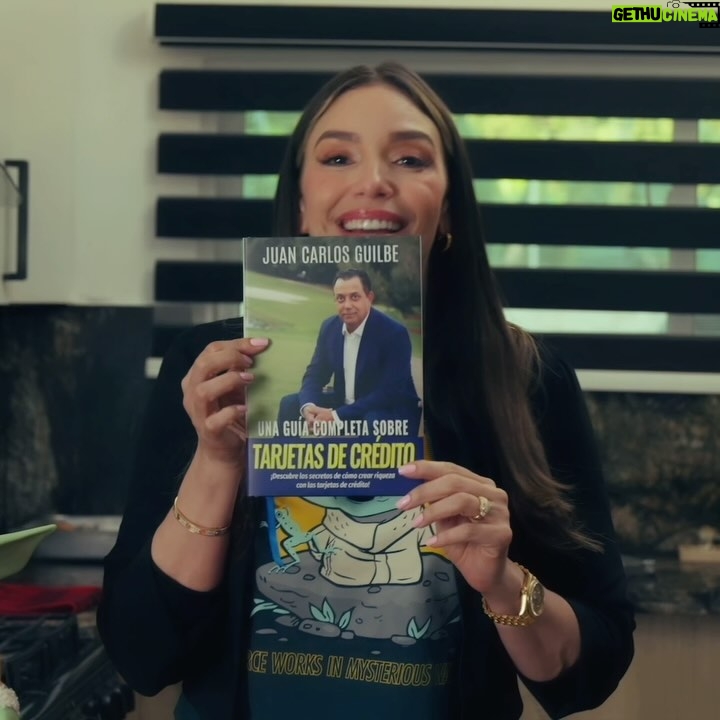 Hony Estrella Instagram - Hoy @hony_estrella te tiene una recomendaci贸n para tus finanzas 馃挵馃挸 | Disponible en AMAZON y en @cuestalibros .