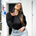 Hony Estrella Instagram - Usted le dice adiós a todo aquello que sea pasajero 🤓 adiós 👋 darle oportunidad a alguien que no merece tu presencia siempre servirá para desgastar tu alma. 🥰 pórtate bien.