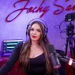Hony Estrella Instagram - Buenos días. @hony_estrella el control que necesito en mi vida 😢 Sintoniza Alofoke.FM #EstoNoEsRadio