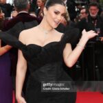Huda ElEtrreby Instagram - #cannesfilmfestival ,i feel the love tonight 🥰 What an incredible experience !I’ve long dreamed of having a movie there in competition and one day I will make it happen i promise 🤞. I am honored to share that with @abdullahsakkijhajewelry Who designed this incredible piece specially for me 🤍