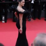 Huda ElEtrreby Instagram - When in cannes 🥰 #cannesfilmfestival jewellery @abdullahsakkijhajewelry