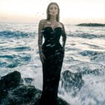 Huda ElEtrreby Instagram - Dusk 🌊 Photographer @mseifphotography Stylist @nourbozz Stylist assistant @waelfrng Makeup @kiwarkis Hair @toni.saade Corset & skirt @magdabutrym Bracelet & necklace @dior @chanelofficial Earrings @auroreezzedine