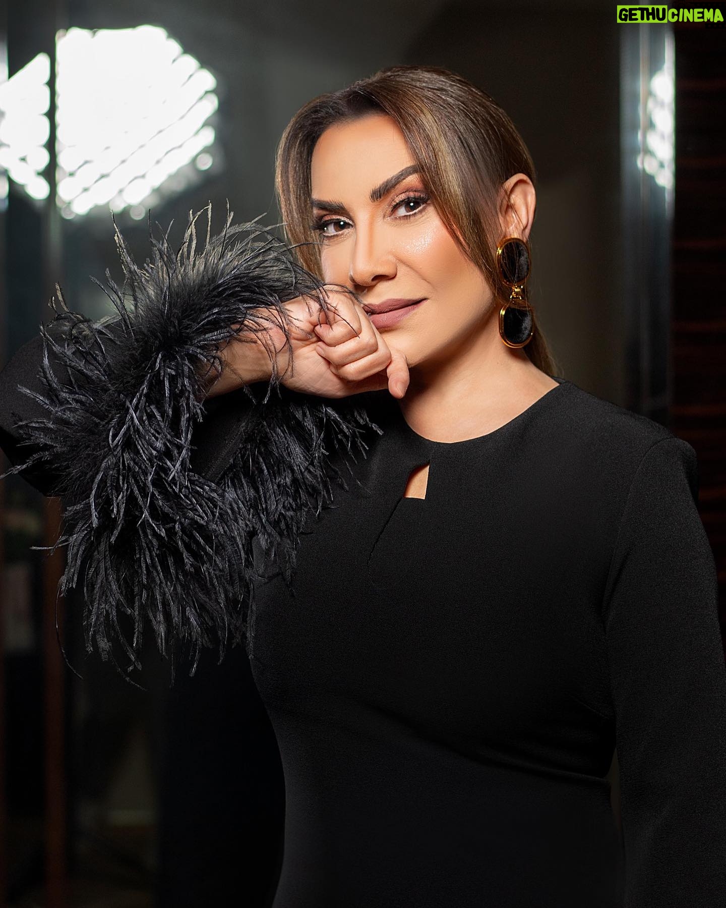 Huda Husain Instagram - 💫⭐️🌟 @ballystudio @mahmeed_stylist @diafaofficial .. Thanks