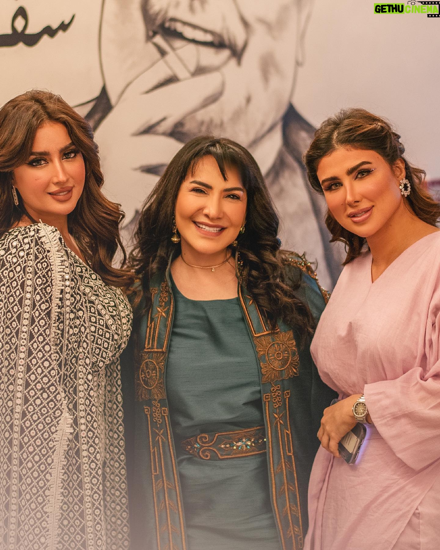 Huda Husain Instagram - بالأمس استمتعنا مع افتتاح مطعم سفرة زهير في المارينا كريسنت مع اشهى اطباق الاكل الفلسطيني الاردني 💫✌🏻 @sofret.zuhair