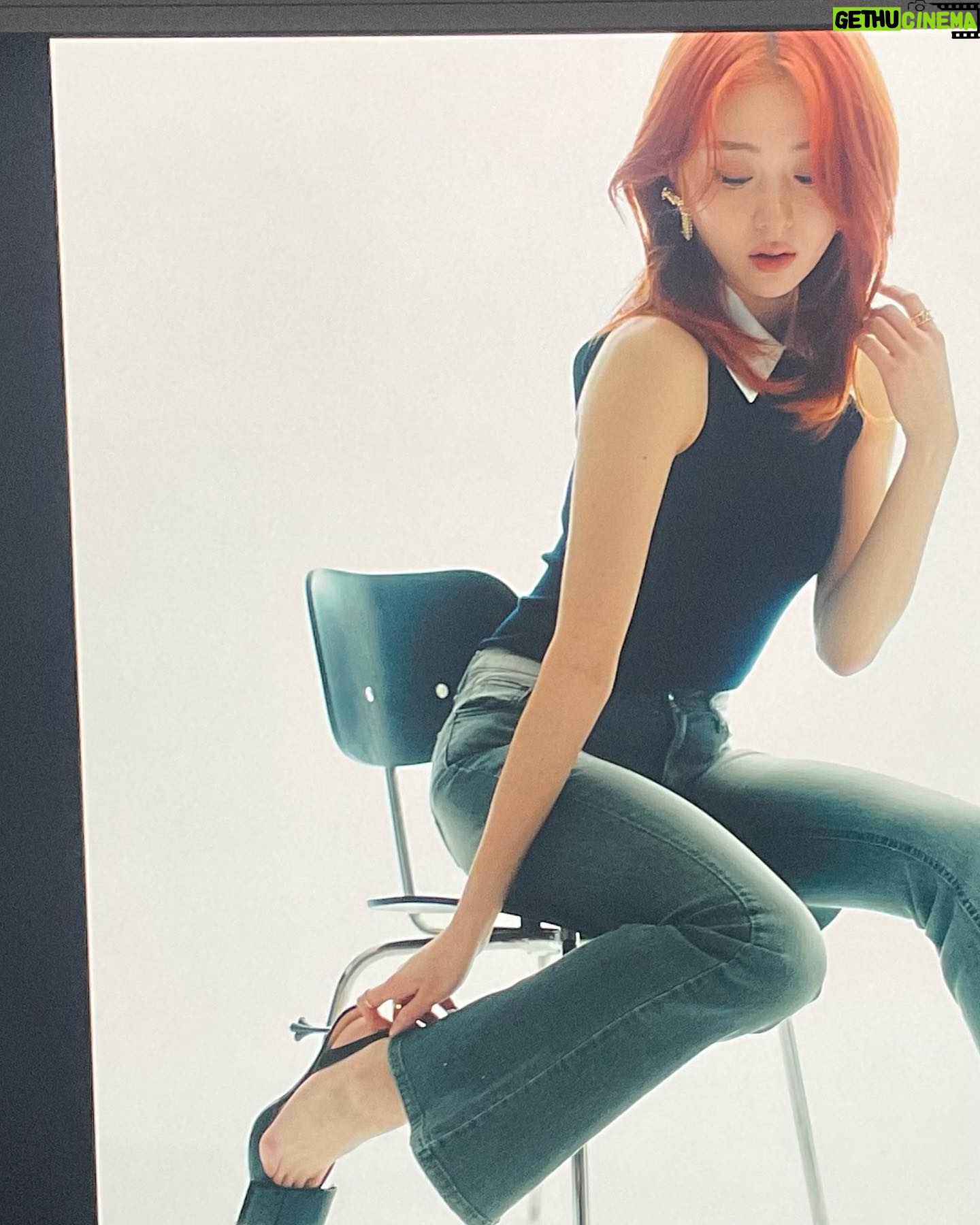 Huh Yun-jin Instagram - 🧡 #tmrwchina #tmrwmagazine