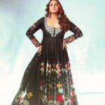 Huma Qureshi Instagram – Beautiful Mess 🖤

Outfit- @rohitbalofficial
Earrings- @curiocottagejewelry
Styled by- @sanamratansi 
Team-  @isshika.manan @ankitha_chauhan  @jannat__r @sanjamkaur92
Makeup: @ritikavatsmakeupandhair
Hair: @nargis9052
📸- @akshayrathodphotography