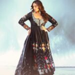 Huma Qureshi Instagram – Beautiful Mess 🖤

Outfit- @rohitbalofficial
Earrings- @curiocottagejewelry
Styled by- @sanamratansi 
Team-  @isshika.manan @ankitha_chauhan  @jannat__r @sanjamkaur92
Makeup: @ritikavatsmakeupandhair
Hair: @nargis9052
📸- @akshayrathodphotography