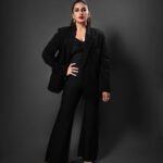 Huma Qureshi Instagram – Queen Qureshi 🖤♟️#queen #qureshi #vibe 

Styled by @sanamratansi
Team @sanjamkaur92 
Intern @harmisha.sheth
Wearing @self__cntrd
Jewels @karishma.joolry via @dipublicrelarions
Heels @oceedeeshoes
Photographer @akshayrathodphotography
HMU @ajayvrao721 @susanemmauelhairstylist