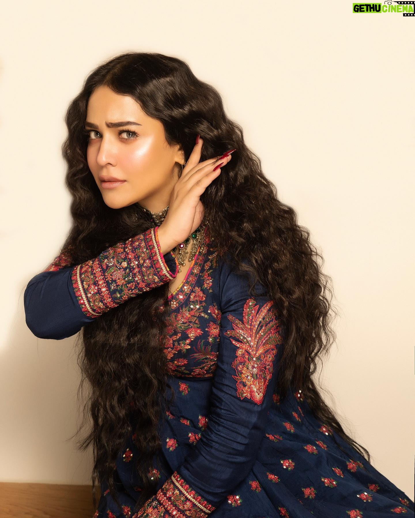 Humaima Malick Instagram - @hussainrehar.official @razajaffriofficial @humzak.makeup