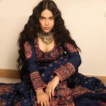 Humaima Malick Instagram - Pyaar ki kasam ! @razajaffriofficial ❣️ @humzak.makeup ❣️ @hussainrehar.official