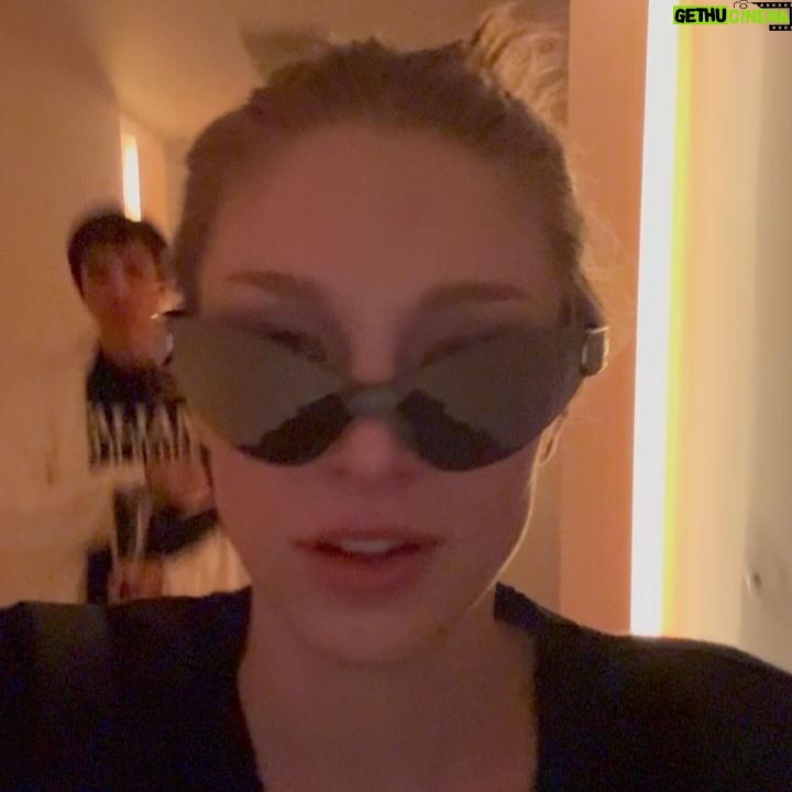 Hunter Schafer Instagram - @vanityfair oscars party with thee birthday girl @dara._