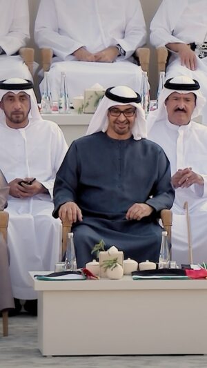 Hussain Al Jassmi Instagram - نعم نايد مثل زايد .. وفي الكايد أسد مغوار 

#حامي_الدار 
#محمد_بن_زايد