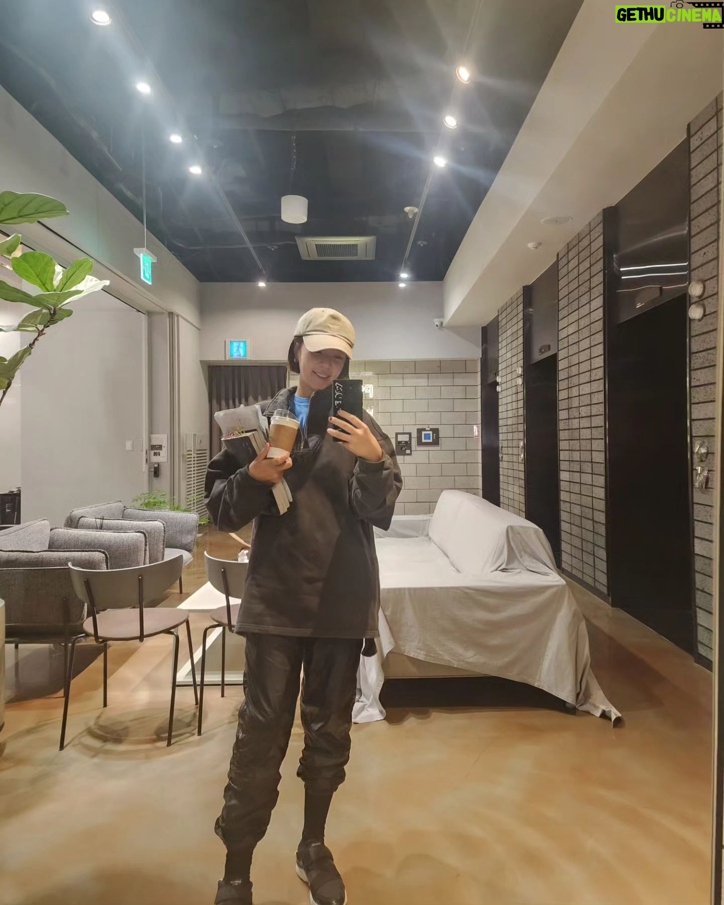 Hwang Jung-eum Instagram - 꺄~~오늘7인의탈출하는날이라고요???🤣🤣🤣🤣🤣 뎡으미요즘행벅🤣🤣🤣🤣🤣