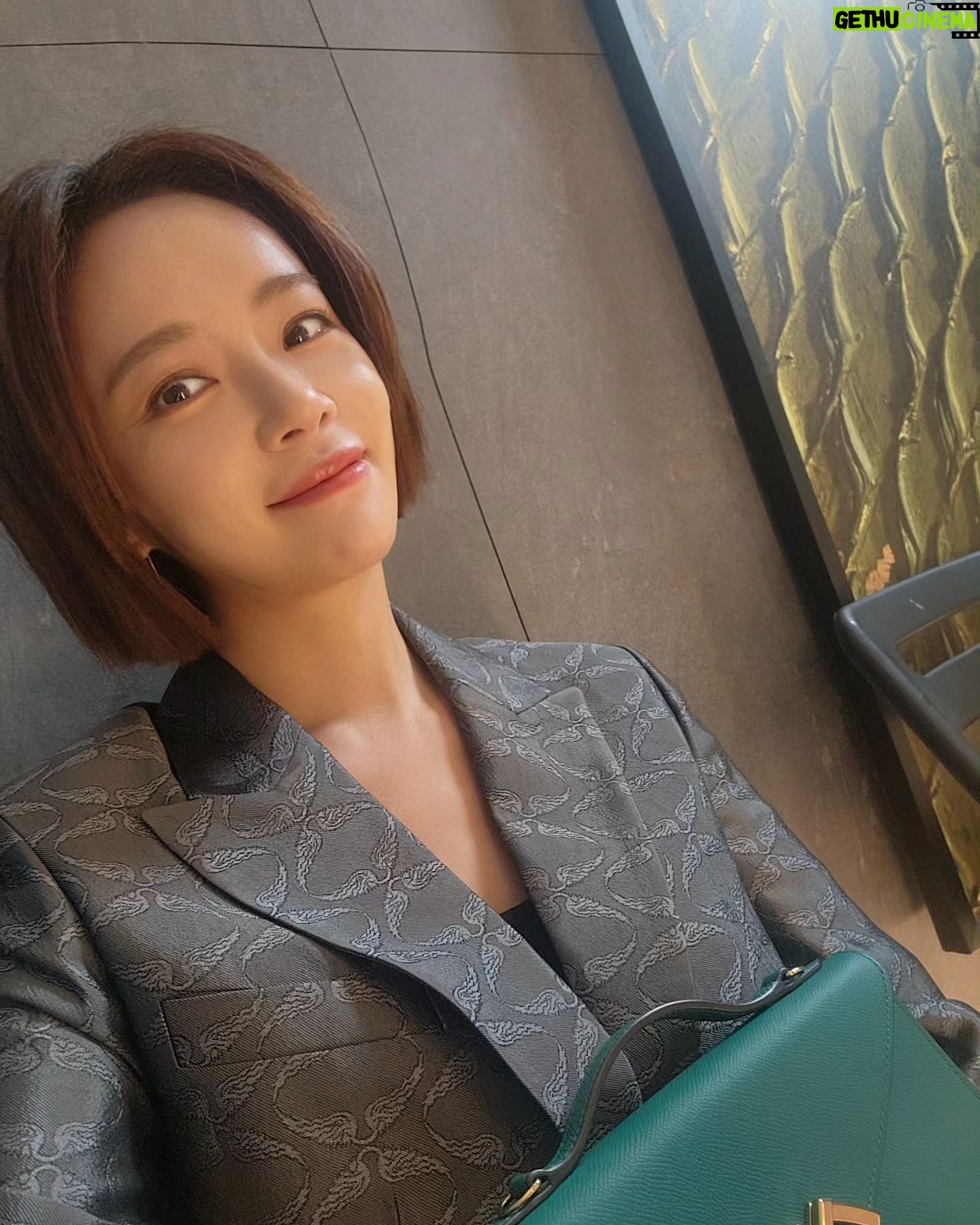 Hwang Jung-eum Instagram - 라희는촬영듕🤣🤣🤣 또르르😂😂😂 7탈본방사주해주실꺼죵???