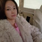 Hwang Jung-eum Instagram - 요즘감기걸린라희...너므아파서골골 하나도안아파보이는게신기한내얼굴👩 신기해서올려봄🤣🤣🤣 이번감기너므쎄여. 다들따뜻하게입구댕기세유💕 #변장술#기술덕분인가#나래의기술
