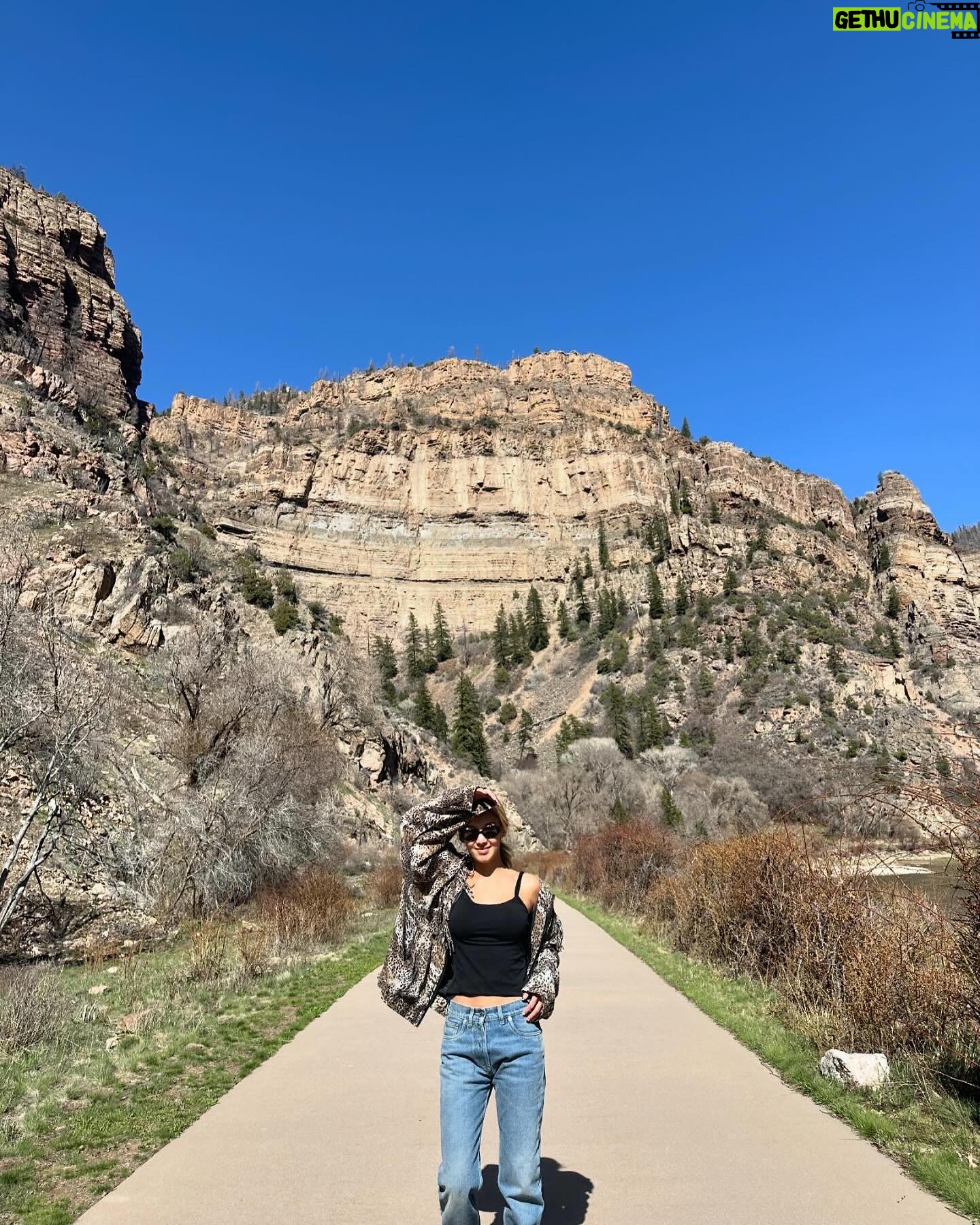 Hyoyeon Instagram - 📍Glenwood Springs 📍Chicago . . #HYOUSATour #미국투어