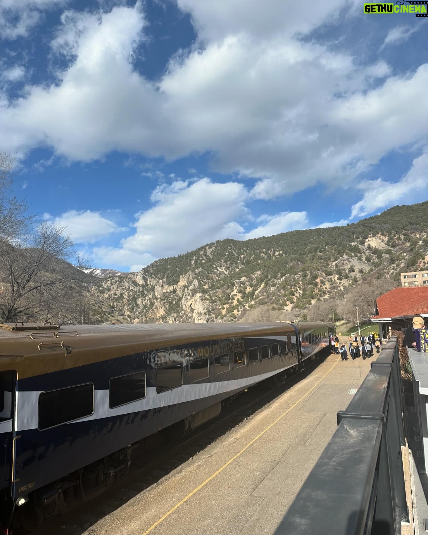 Hyoyeon Instagram - 📍Glenwood Springs 📍Chicago . . #HYOUSATour #미국투어