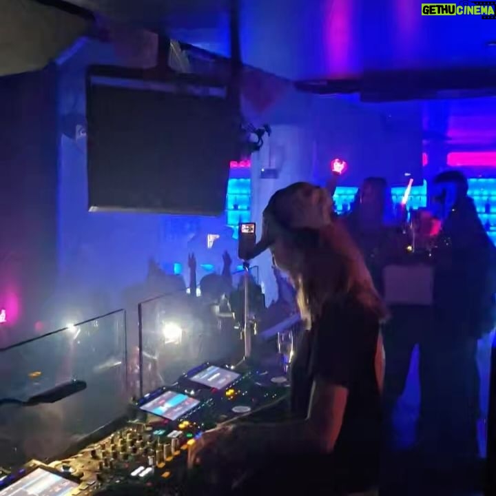 Hyoyeon Instagram - C H I C A G O 🎻 . #DJHYOTOUR #DJHYOTOUR2024 #DJHYOTOUR2024_CHERRYBLOSSOM #HYO #효연 #GirlsGeneration #소녀시대