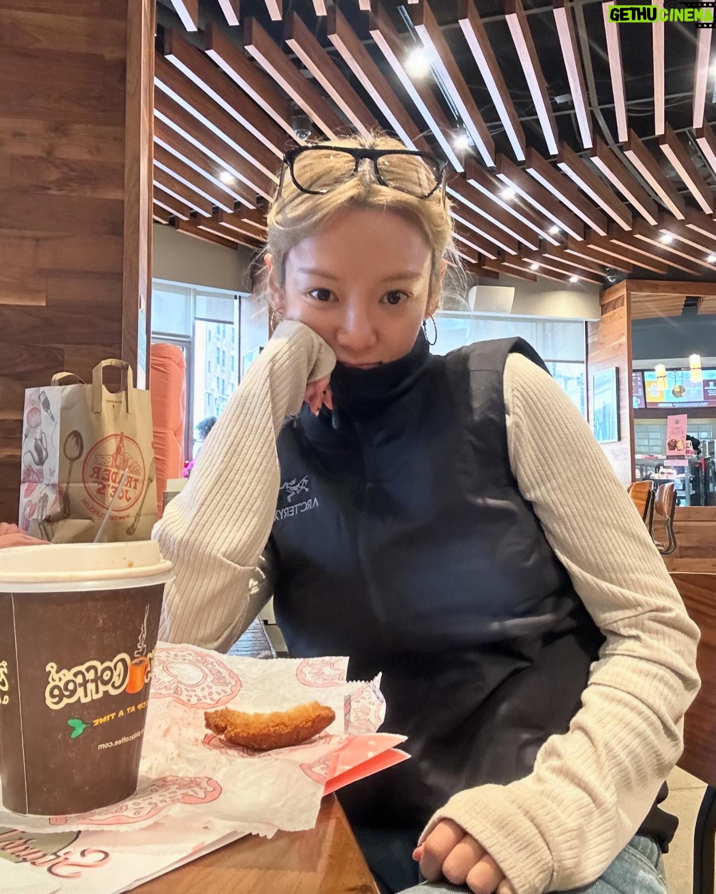 Hyoyeon Instagram - C H I C A G O 🎻 . #DJHYOTOUR #DJHYOTOUR2024 #DJHYOTOUR2024_CHERRYBLOSSOM #HYO #효연 #GirlsGeneration #소녀시대
