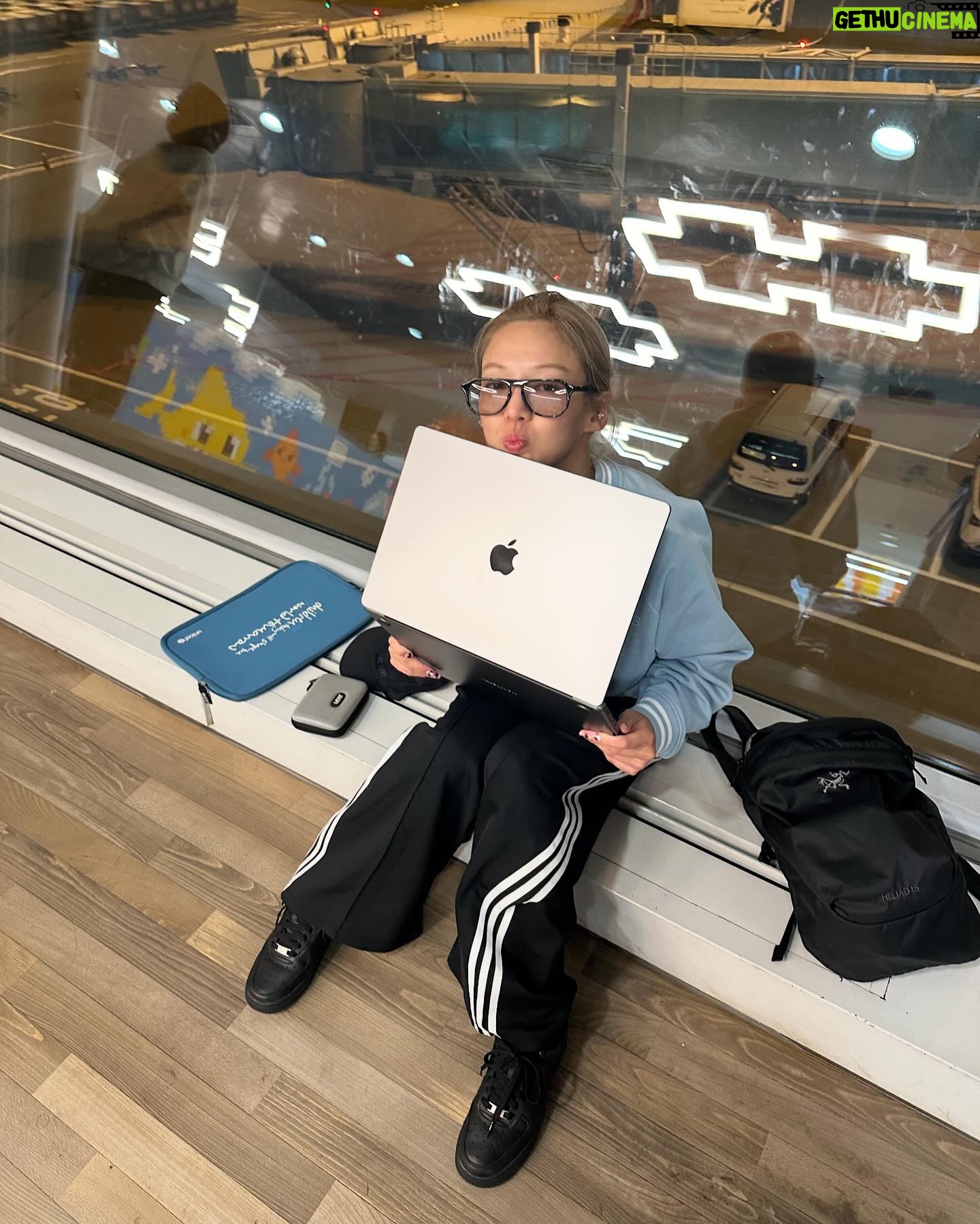 Hyoyeon Instagram - 투어중✈️ . 🍒3/22 LA 🍒3/23 ATLANTIC CITY 🍒3/29 ATLANTA 🍒3/30 AUSTIN 🍒4/5 CHICAGO 🍒4/12 DENVER 🍒4/13 SAN FRANCISCO . #HYO #효연 #GirlsGeneration #소녀시대 #DJHYOTOUR #DJHYOTOUR2024 #DJHYOTOUR2024_CHERRYBLOSSOM