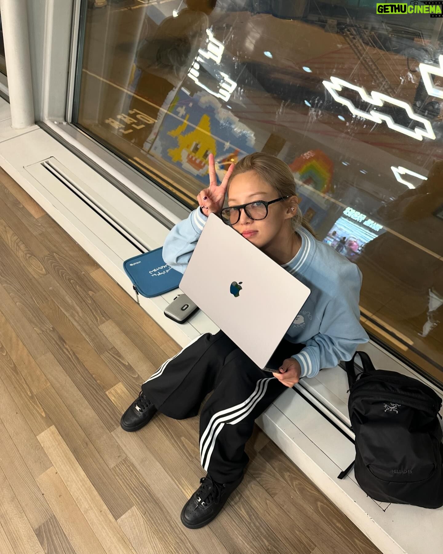 Hyoyeon Instagram - 투어중✈️ . 🍒3/22 LA 🍒3/23 ATLANTIC CITY 🍒3/29 ATLANTA 🍒3/30 AUSTIN 🍒4/5 CHICAGO 🍒4/12 DENVER 🍒4/13 SAN FRANCISCO . #HYO #효연 #GirlsGeneration #소녀시대 #DJHYOTOUR #DJHYOTOUR2024 #DJHYOTOUR2024_CHERRYBLOSSOM