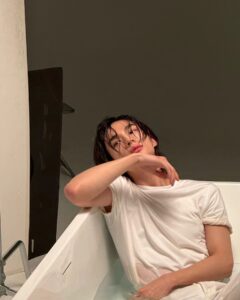 Hyunjin Instagram - ELLE Behind with @cartier @ellekorea