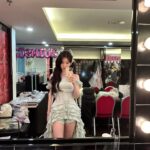 IU Instagram - 싱애나 나의 영원한 라이벌♥️ 헐콘 in Singapore 🫶