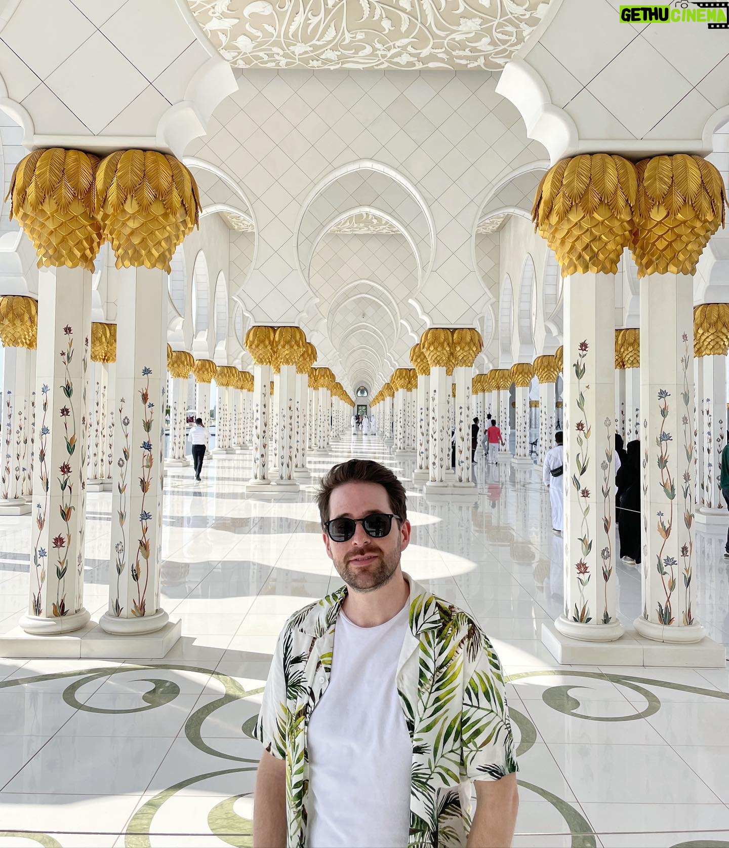 Ian Hecox Instagram - Abu Dhabi dumpy (part 2)