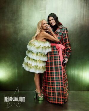 Idina Menzel Instagram - We couldn’t be happier to see these two together! Original Wicked stars Kristin Chenoweth and Idina Menzel hit the green carpet to celebrate the musical’s 20th anniversary at the Gershwin Theatre! 

📸: Emilio Madrid for Broadway.com

#wicked #wicked20 #broadway #musicaltheatre #musical #musicals #bway #theatrekid #glinda #elphaba #redcarpet #nyc #newyorkcity #redcarpetstyle
