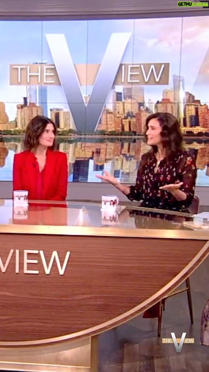 Idina Menzel Instagram - Sisters @IdinaMenzel and @authorcaramentzel tell us about their new children’s book #ProudMouse that is inspired by embracing their differences. đź‘
