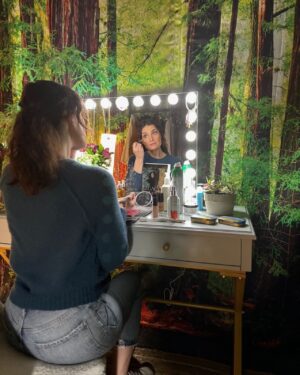 Idina Menzel Instagram - EXCLUSIVE: Go backstage with @idinamenzel at the world premiere production of her new musical ‘REDWOOD’ at La Jolla Playhouse 📸➡️

 “The story of a woman at a turning point in her life paralleled with the resilience, wisdom and strength of the redwood tree was one that spoke to me deep in my soul,” she told Billboard of taking on the role. “Nature’s power to heal and connect us as human beings is essential in this turbulent world we are living in.”

 She opened up about her career in theater   gave Billboard an exclusive early listen of “Great Escape,” written by Kate Diaz and Tina Landau, recorded live during the show’s premiere run, at the link in bio.