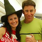 Idina Menzel Instagram - @wicked_musical #Broadway rehearsals, Summer 2003. Worked our asses off. Had the best time doing it. #WICKED20 #OGG #OriginalGreenGirl