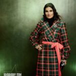 Idina Menzel Instagram - We couldn’t be happier to see these two together! Original Wicked stars Kristin Chenoweth and Idina Menzel hit the green carpet to celebrate the musical’s 20th anniversary at the Gershwin Theatre! 📸: Emilio Madrid for Broadway.com #wicked #wicked20 #broadway #musicaltheatre #musical #musicals #bway #theatrekid #glinda #elphaba #redcarpet #nyc #newyorkcity #redcarpetstyle
