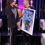 Idina Menzel Instagram - It looks like she’s the queen! 👑❄️ Congratulations to @idinamenzel, now Diamond Certified for Frozen’s “Let It Go!” #DisneyNight #IDOL