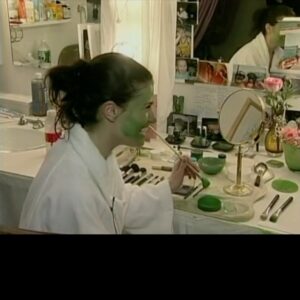 Idina Menzel Instagram - This is when I learned how hard it is to be interviewed while someone is painting you green. #OGG #OriginalGreenGirl #WICKED20
