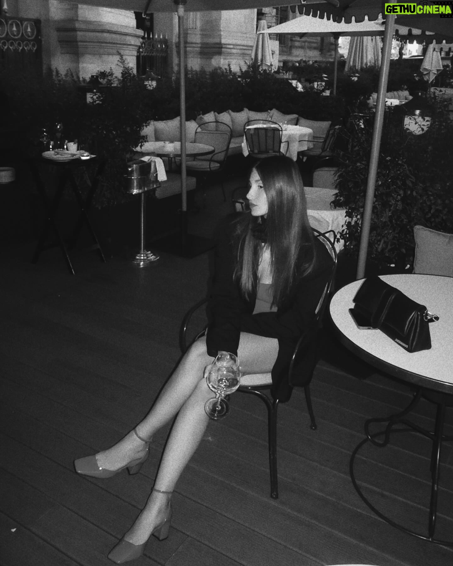 Ilayda Akdoğan Instagram - paris on my mind