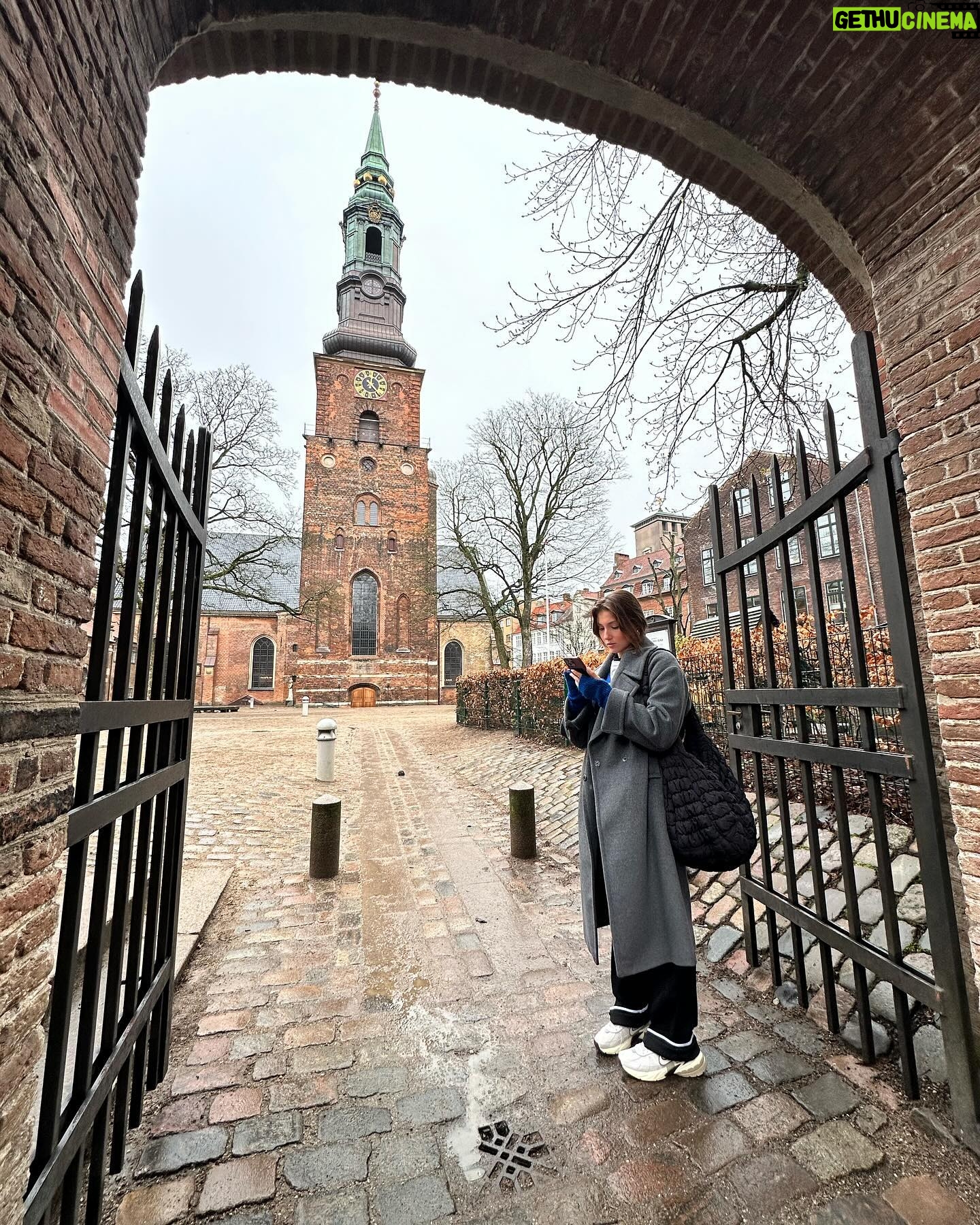 Ilayda Akdoğan Instagram - dreaming about copenhagen summer because weather is not on my side this time🥶