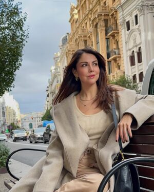 Ilean Almaguer Instagram - Chase nothing but moments ✨
Las últimas de #Madrid
#happy