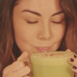 Ilean Almaguer Instagram – Hay mil maneras de preparar matcha, pero está es mi fórmula 🤪
Nos vemos mañana con nuevo video. #matchalatte 🌱
#nutricionholistica 
There are a thousand ways to prepare matcha, but this is my formula 🤪
 See you tomorrow with a new video.  #matchalatte 🌱
#holistichealth