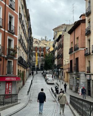 Ilean Almaguer Instagram - #madrid 🇪🇸 

Un poco de este maravilloso lugar . ✨