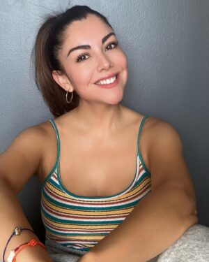 Ilean Almaguer Instagram - Sup! 😜
#people 💕