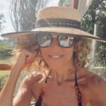 Iliana Calabró Instagram - #selfie , #verano ,#sol, #descanso …Lunes pre #carnaval 🎉cargando pilas para lo que se viene 🔥@infovivituexperiencia @teatromeloscarlospaz 👙@andressa_lingerie 👓@ozonogafas