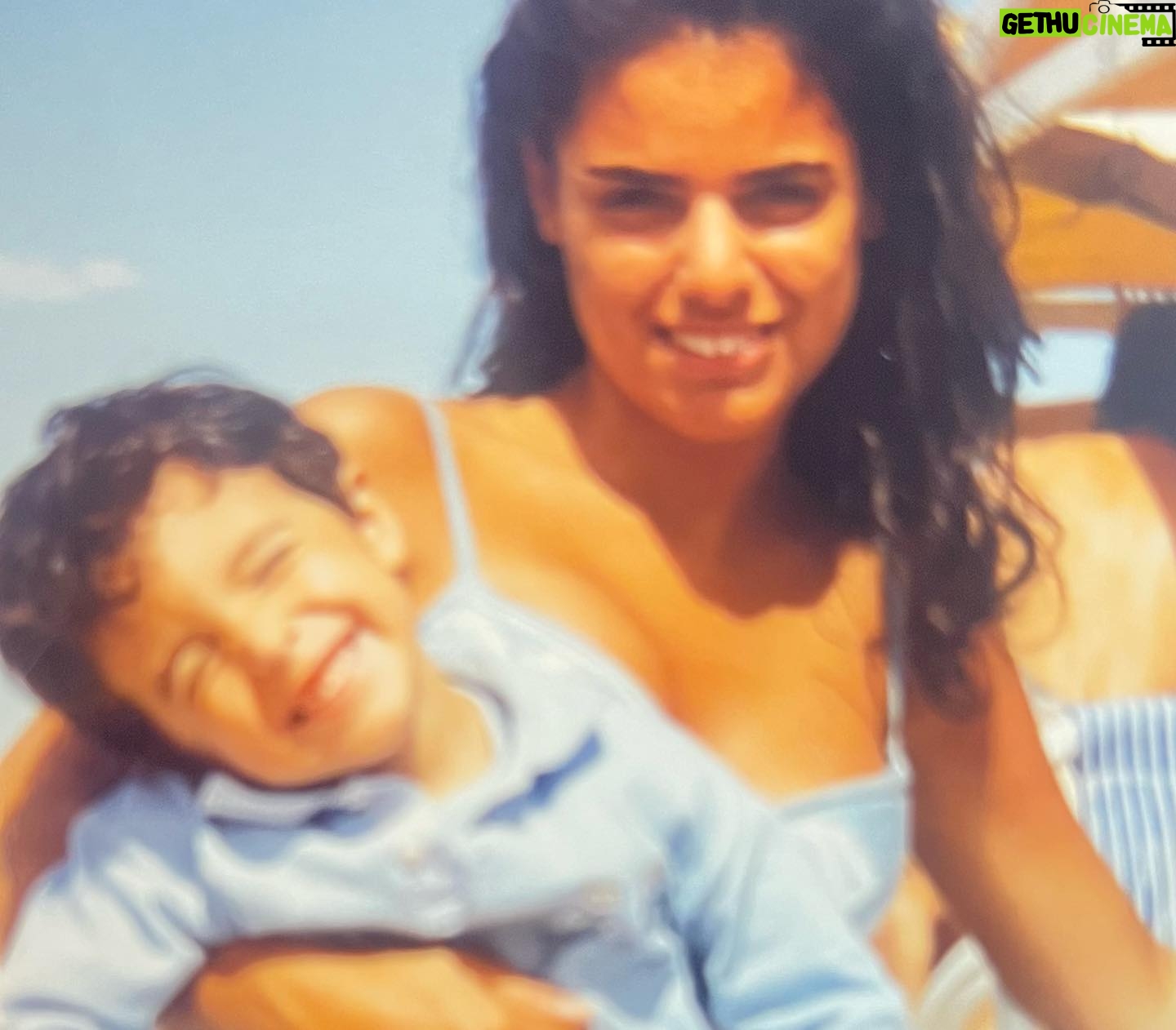Iliana Calabró Instagram - Hace 30 años llegaste a este mundo a iluminar nuestras vidas… Gracias Nico por tanto amor…❤️ Te amo