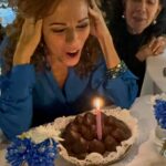 Iliana Calabró Instagram - Un cumple más que feliz🤩😍🥰 Gracias a todos los mensajes llamados y mimos recibidos… No me alcanzó el día para contestar… denme más tiempo…Gracias a todos los que me acompañaron en algún momento de estos 57 años que me permitieron llegar hasta aquí rodeada de amor disfrutando de mi presente lleno de bendiciones y haciendo @perdida.mente.ok lo que siempre soñaba desde que empecé mi profesión. GRACIAS Cala y Coca , a mis hijos luz de mi vida , mi familia , mis amigos, mis incondicionales seguidores , a vos Luis que llegaste con tu amor 😍😍 a completarla. A quienes todos aquellos que quise quiero y me falte querer .A quienes fueron parte , son y a aquellos que me acompañarán en adelante gracias por hacerme enormemente feliz ! Vamos por más … Avanti a celebrar la vida!