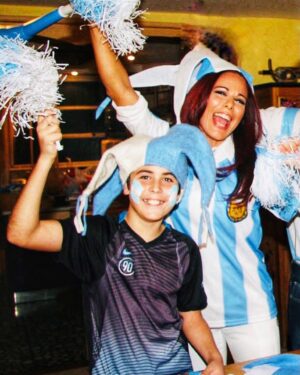 Iliana Calabró Instagram - A esta familia no le pudo haber tocado mejor PAPÁ . Gracias por tanto AM❤️R . Siempre acompañándonos y para siempre alegrando nuestros 💖