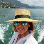 Iliana Calabró Instagram - Les comparto mis vacaciones…Día uno Lago di Como, Italia … qué les parece? les gustaría sigamos recorriendo juntos…los leo🤓 Gracias a @assist365ok que me da la tranquilidad de salir de casa con seguro total de mano de @may_ariadna A 📱@holasim.ar 🇦🇷 que me permite estemos conectados siempre! @mymtorres @approfessionaloficial @hairexperiencepeluqueria @ozonogafas
