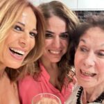 Iliana Calabró Instagram - Así pasamos alegres, unidas y en familia! 💖💖💖