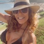 Iliana Calabró Instagram - Amo el verano, la playa y el mar… una fiesta caminarte, recorrerte y redescubrirte mi querida #mardelplata Gracias @perdida.mente.ok por este reencuentro 👙@andressa_lingerie 👓@ozonogafas